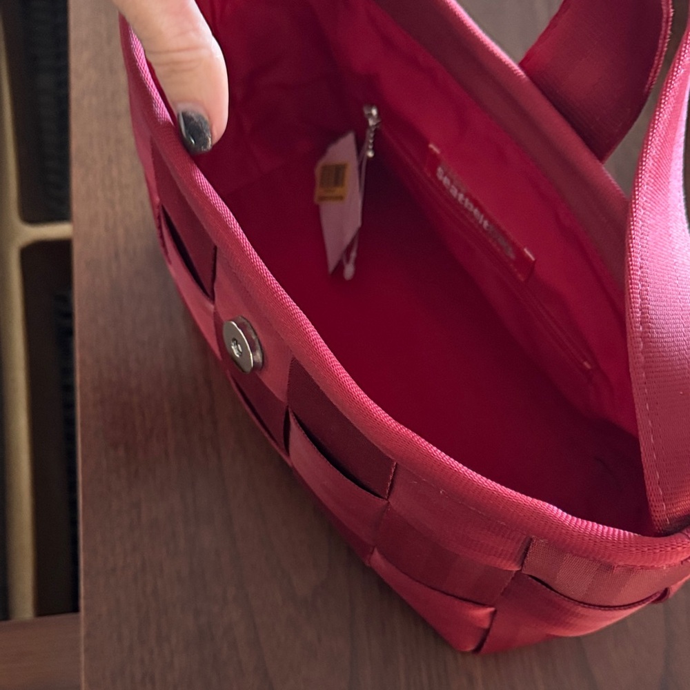 Harveys Original Seatbelt Baguette Purse in Red 90s Vintage Throwback - Picture 6 of 9